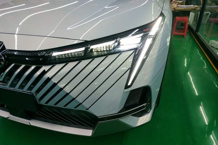 Used GAC Trumpchi EMKOO 2022 1.5T Supernova Pro Edition Left Front Headlight