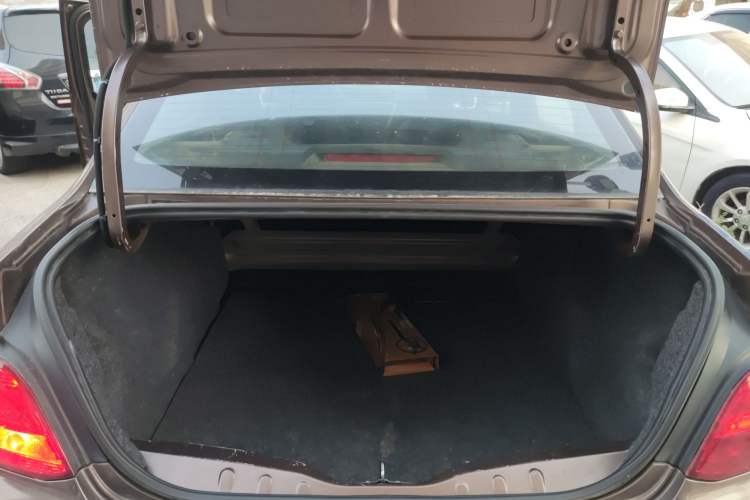 Used Peugeot 301 2014 1.6L Automatic Comfort Edition Trunk