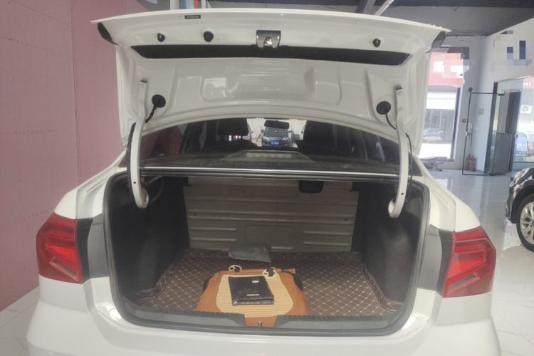 Used Volkswagen Jetta 2017 1.5L Manual Fashion Edition
