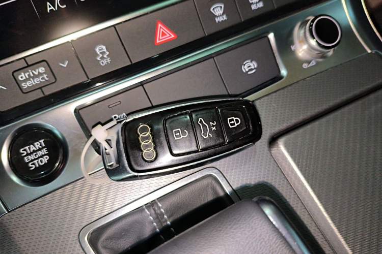 Used Audi A7L 2024 45TFSI S-line Dream-Building Edition Flow Crystal Package