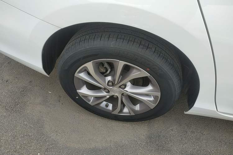 Used Buick Verano 2023 Pro Enjoyment Edition Right Rear Wheel Hub