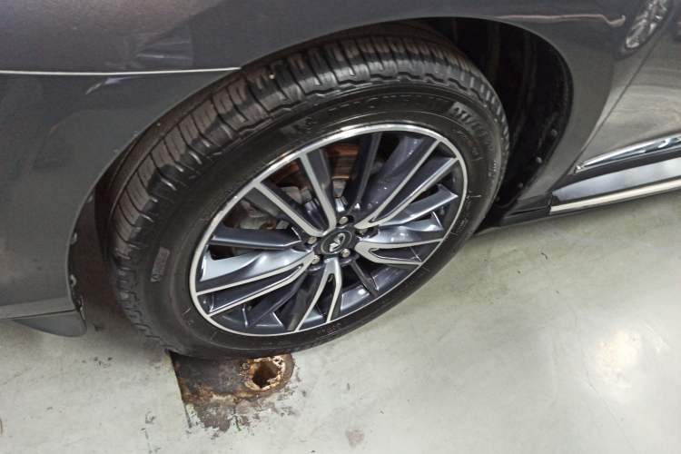 Used Infiniti QX60 2016 2.5 S/C Hybrid Two-Wheel-Drive Excellence Edition China V Standard