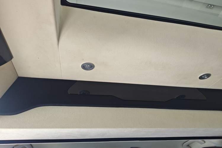 Used Mercedes-Benz Vito 2018 2.0T Business Version China VI Emission Standard Headliner