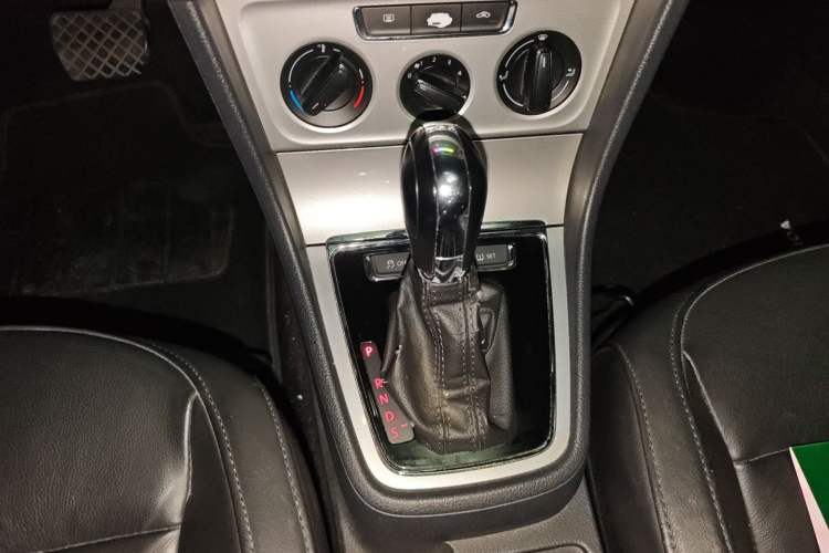 Used Volkswagen Gran Lavida 2013 1.4 TSI Automatic Comfort Model
