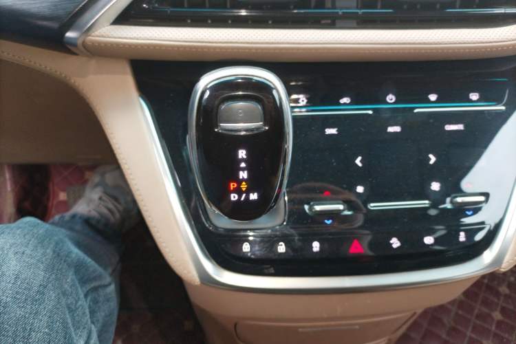 Used Buick GL8 2020 ES Land Cruiser 653T Luxury Model