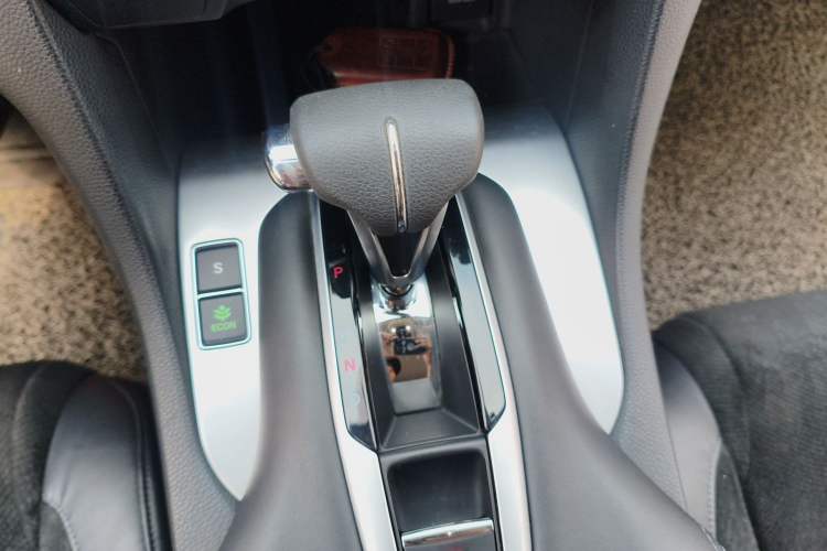 Used Honda Avancier 2017 240TURBO Two-Wheel Drive Elite Edition Gear Lever