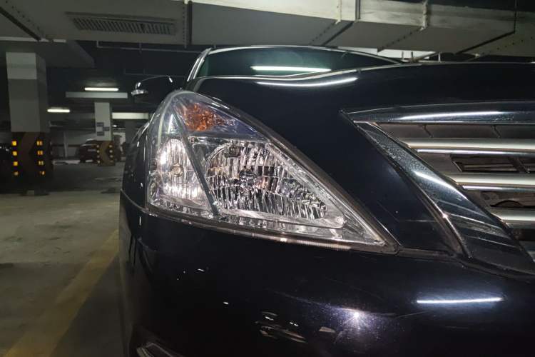 Used Nissan Teana 2011 2.0L XL Comfort Edition Right Front Headlight