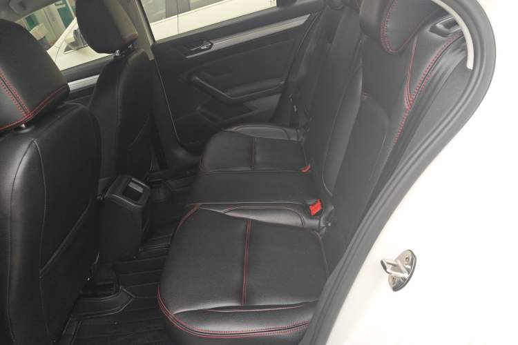 Used Volkswagen Lamando 2018 230TSI DSG Fashion Edition Left Rear Seat