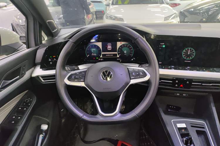 Used Volkswagen Golf 2024 280TSI DSG Pro 50th Anniversary Edition Steering Wheel