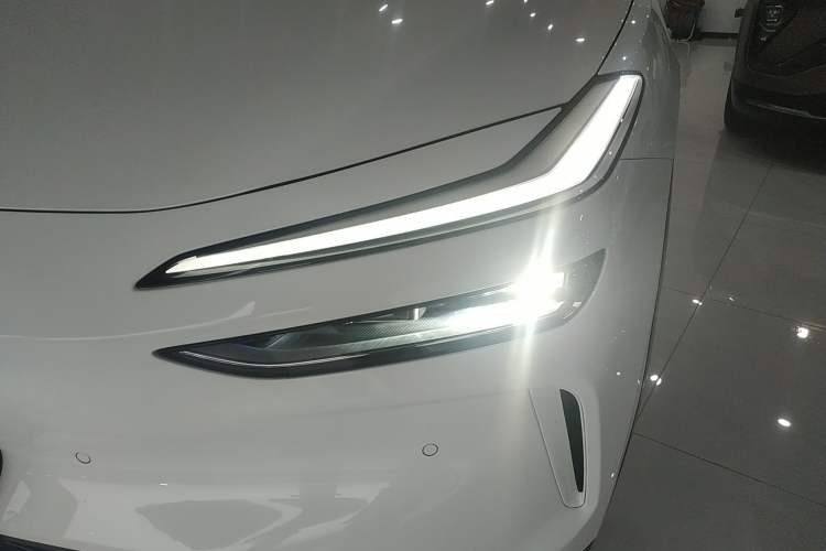 Used ONVO L60 2024 60 kWh Rear-Drive Version
