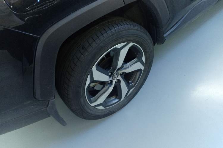 Used Toyota RAV4 Rongfang Plug-in Hybrid 2021 2.5L Two-Wheel Drive Elite Pro
