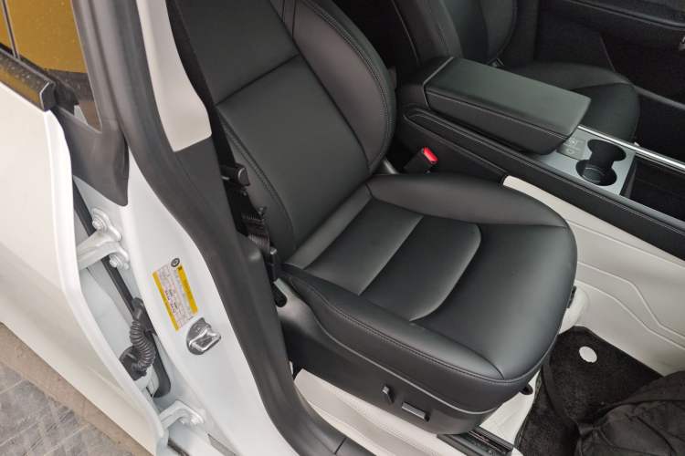 Used Tesla Model Y 2024 Long-Range All-Wheel-Drive Version