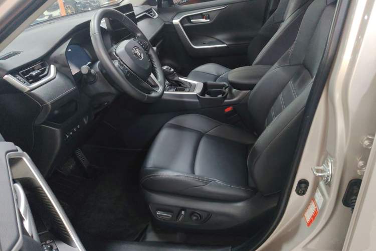 Used Toyota Wildlander 2023 Dual-Motor 2.5L E-CVT Two-Wheel Drive Luxury PLUS Edition