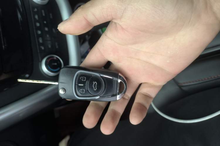 Used Bestune X80 2013 2.0L automatic luxury version