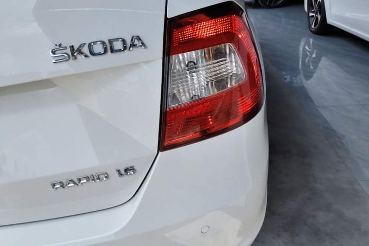 Used Skoda Rapid 2013 1.6L Automatic Smart Selection Model
