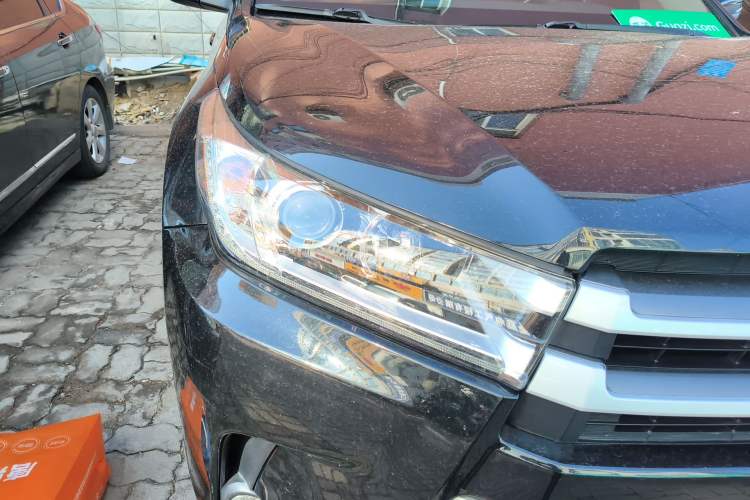 Used Toyota Highlander 2018 2.0T Four-Wheel Drive Luxury Edition 7 Seats China V Emission Standard