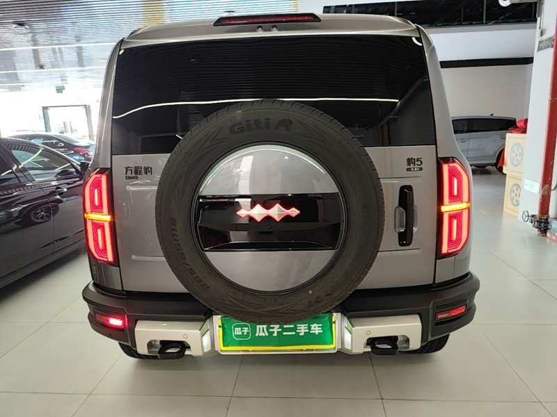 Used Formula Leopard 5 2023 Navigator Edition — 5