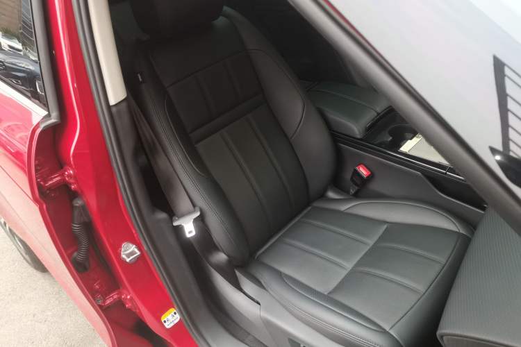 Used Land Rover Range Rover Evoque 2021 Range Rover Velar 249 PS R-Dynamic S Performance Edition