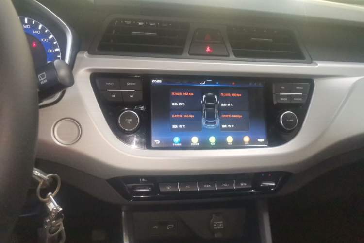 Used Geely Auto Vision X3 2019 Upgraded Model 1.5L Manual Elite Version