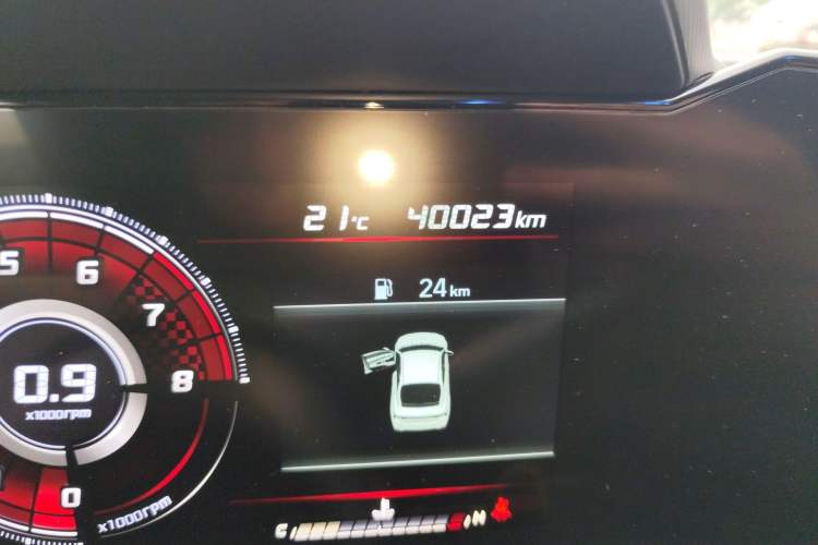 Used Hyundai Elantra 2022 1.5L CVT GLX Elite Edition Odometer Close Up