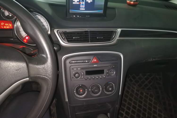 Used Peugeot 308 2014 Enjoy Edition Classic 1.6L Automatic Premium Model Audio And AC Panel