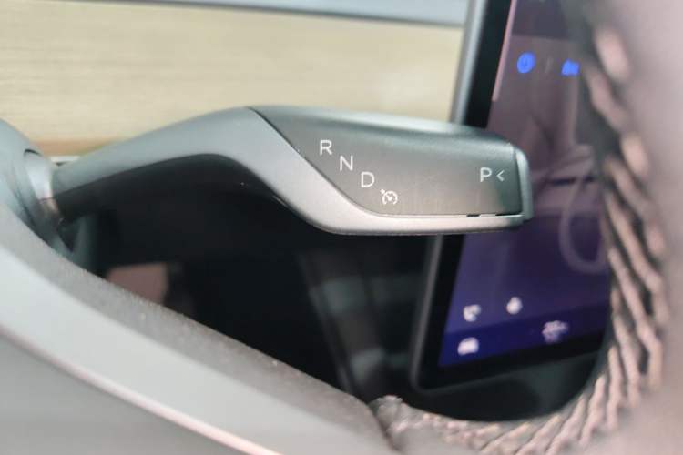 Used Tesla Model Y 2021 Long-Range All-Wheel-Drive Version 3D7 Gear Lever