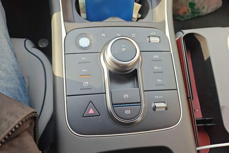 Used BYD Destroyer 05 2024 HONOR Edition DM-i 55KM Luxury Model Gear Lever