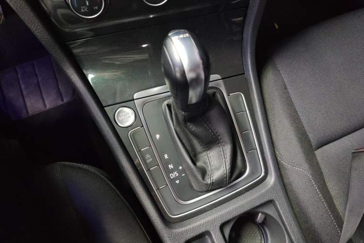 Used Volkswagen Golf 2020 Zhiai Edition 200TSI DSG Comfortable & Ambitious Version