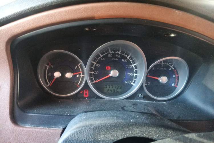 Used Higer Longwei 2015 2.8T Diesel Manual Two-Wheel Drive Big Double Classic Edition JE493
