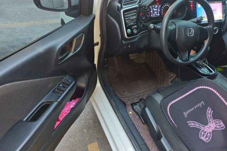 Used Honda Gienia 2017 1.5L CVT Comfort Version Interior 3