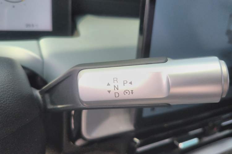 Used AION Y 2025 Plus 510 Enjoy Edition Gear Lever