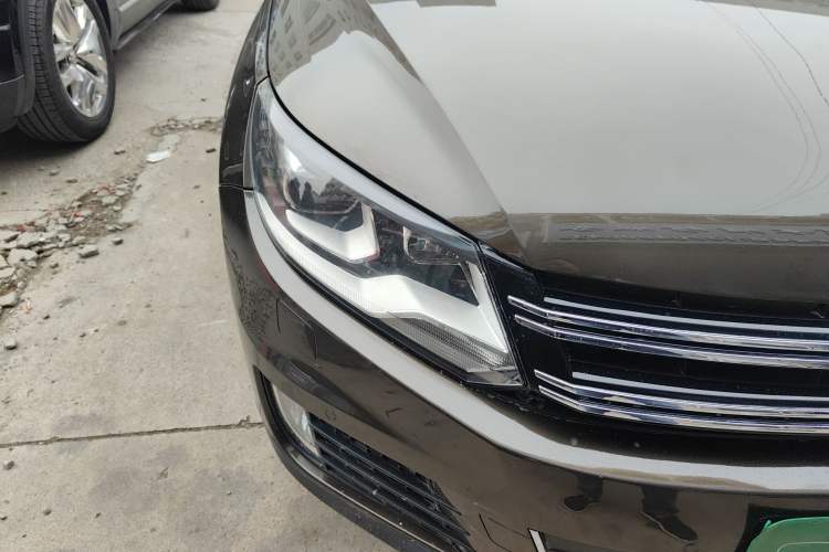 Used Volkswagen Tiguan 2015 2.0 TSI Automatic All-Wheel Drive Flagship Edition