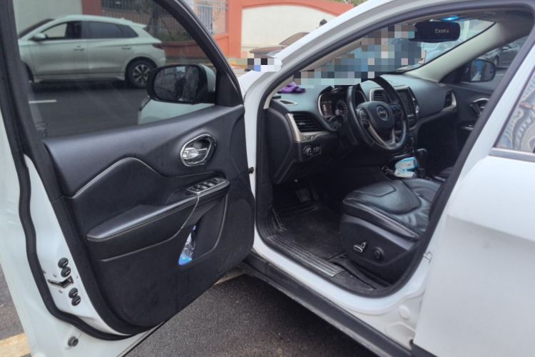 Used Jeep Cherokee 2014 2.4L Urban Edition