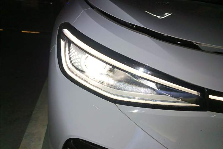 Used Volkswagen ID.4 CROZZ 2022 High-Performance PRIME Edition Right Front Headlight