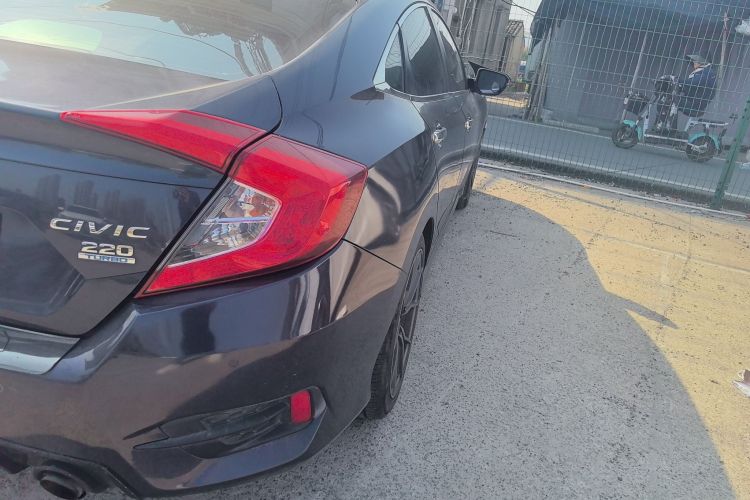 Used Honda Civic 2016 220TURBO CVT Prestige Edition
