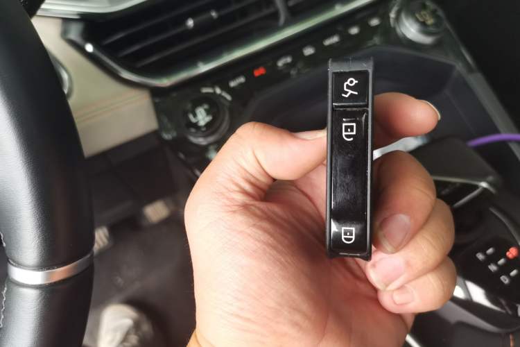 Used Lynk & Co 06 EM-P 2022 PHEV 84 km Range Pro Version