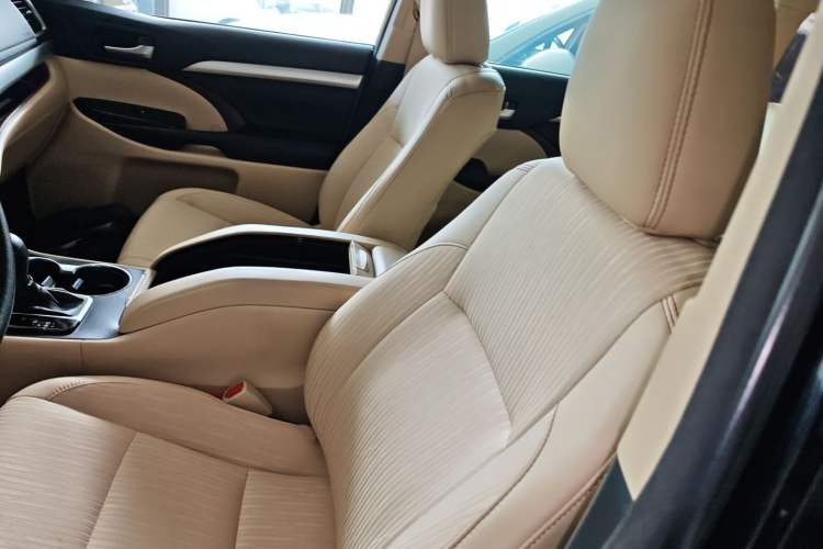 Used Toyota Highlander 2017 2.0T Two-Wheel Drive Elite Edition 5 Seats