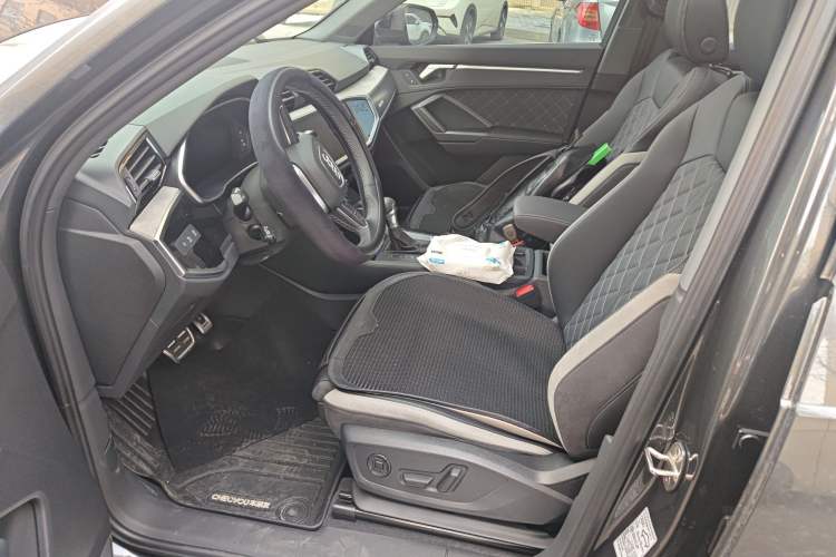 Used Audi Q3 2024 40 TFSI Fashion Dynamic Model