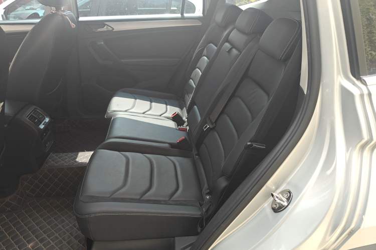 Used Volkswagen Tiguan L 2018 380TSI Automatic All-Wheel Drive Luxury Edition Left Rear Seat