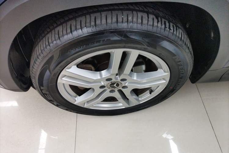 Used Mercedes-Benz GLB 2022 Refresh GLB 200 Dynamic Edition Left Front Wheel Hub