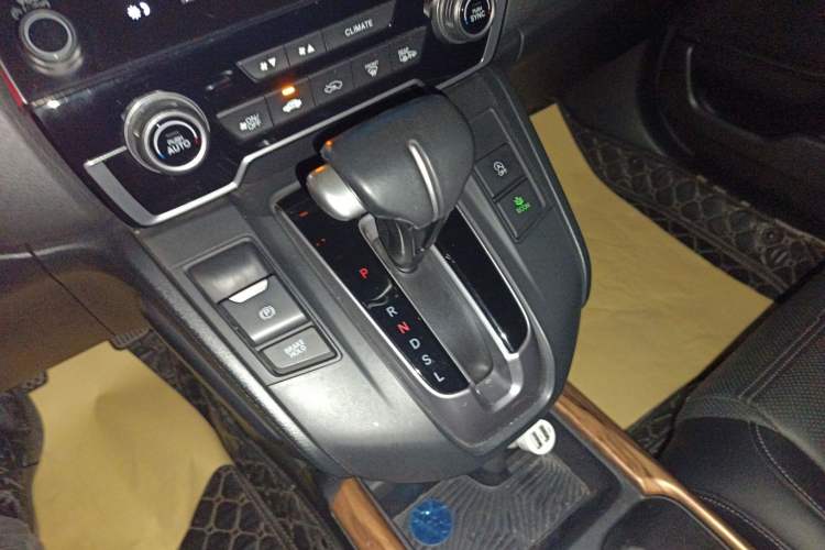 Used Honda CR-V 2017 240TURBO CVT Front-Wheel Drive Fashion Edition