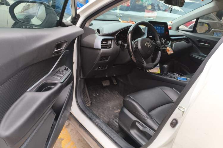 Used Toyota IZOA 2021 Dual-Motor 2.0L Yixiang Edition