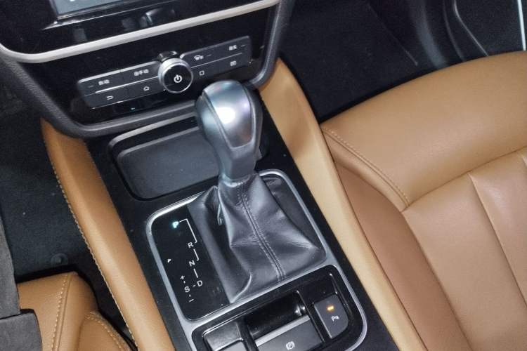 Used BYD Song MAX 2018 1.5T Automatic Smart Connect Luxury 6-Seater
