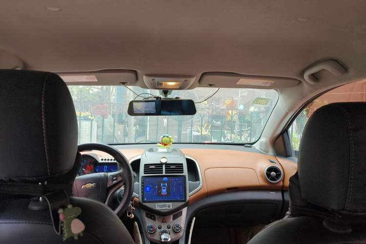 Used Chevrolet Aveo Sonic 2011 Sedan 1.4L MT SL
