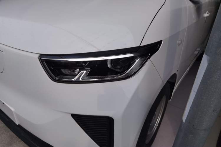 Used Wuling Yangguang 2024 300KM Comfort Version Passenger Van 75kW