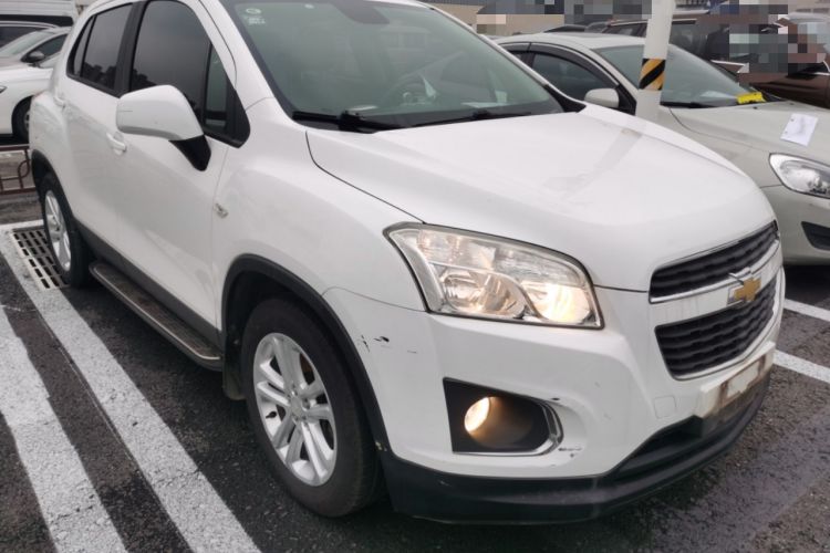 Used Chevrolet Trax 2016 1.4T Automatic Two-Wheel Drive Comfort Version with Sunroof Front Right 45 Deg