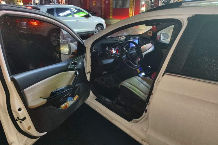 Used Baojun 310W 2020 1.5L Automatic Enjoyment Version China VI Emission Standard