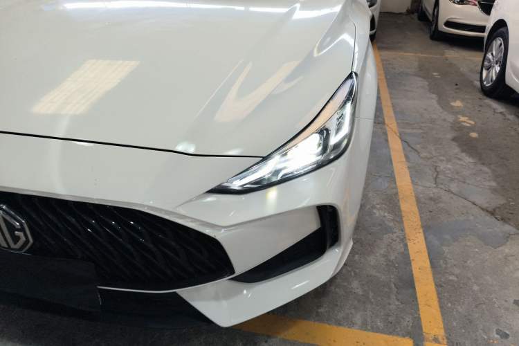 Used MG 5 2021 180 DVVT CVT Youth Luxury Edition
