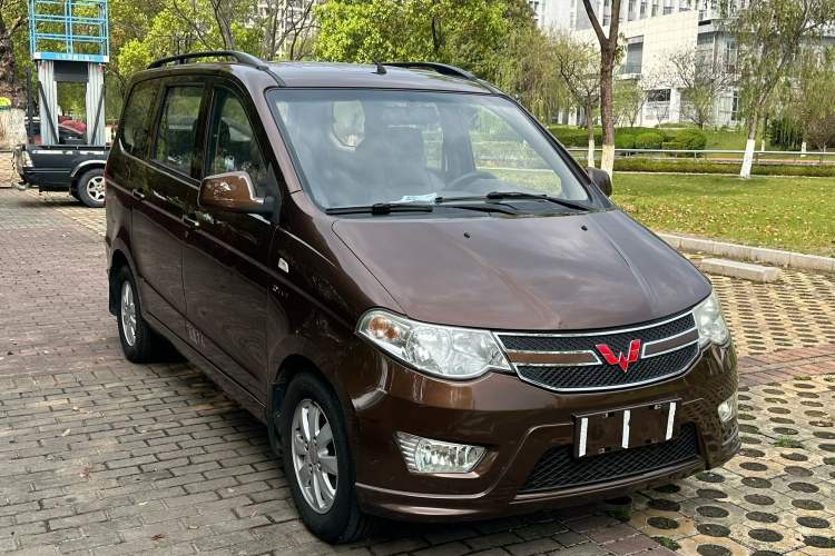 Used Wuling Hongguang 2016 1.5L Restyled S Comfort Version Front Right 45 Deg