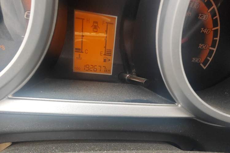 Used CHANGAN KAICHENG Ounuo S 2015 1.5L CNG Model Odometer Close Up